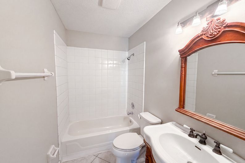 Photo 18 of 29 of 17802 Jefferson St, Oakland, FL