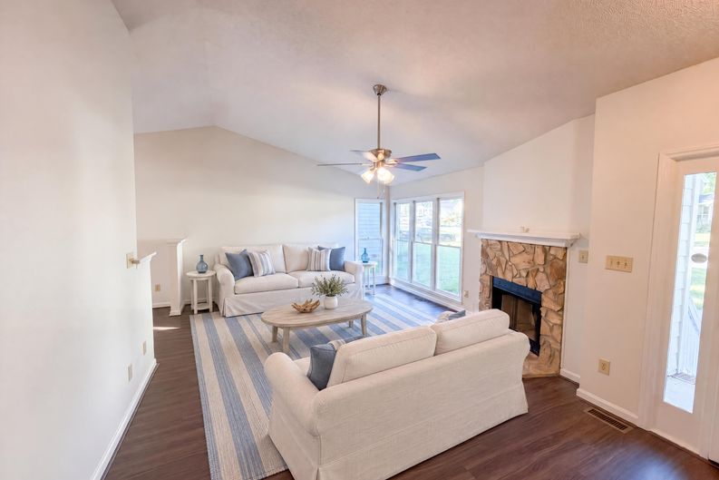 Photo 3 of 16 of 3117 Verdugo Dr, Raleigh, NC