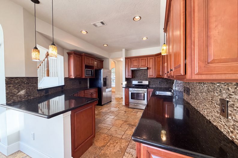 Photo 7 of 26 of 23130 Willow Canyon Dr, Katy, TX
