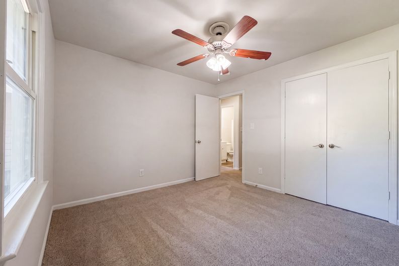 Photo 11 of 15 of 5314 Westminster Dr, Fayetteville, NC