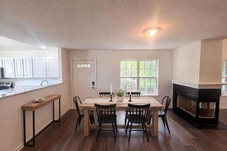 Photo 10 of 23 of 30 Pickwick Pl, Greensboro, NC