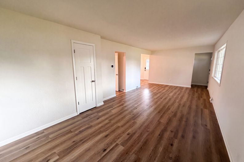 Photo 9 of 25 of 2084 Hillview Rd, Mounds View, MN