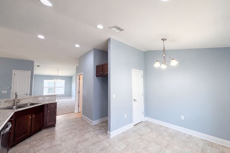 Photo 9 of 26 of 1229 Longville Cir, Tavares, FL