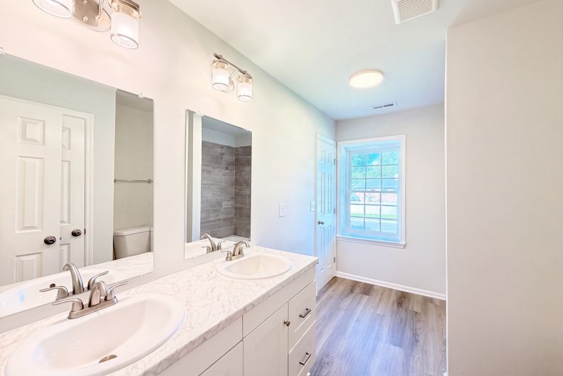Photo 11 of 20 of 2717 O Hara Dr, Charlotte, NC