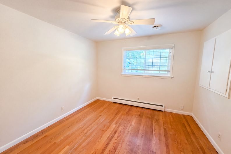 Photo 7 of 17 of 810 Beaver Dam Rd, Raleigh, NC