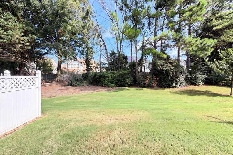 Photo 16 of 18 of 14205 Tranters Creek Ln, Charlotte, NC