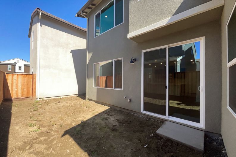 Photo 5 of 36 of 441 N Paso Robles Dr, Tracy, CA
