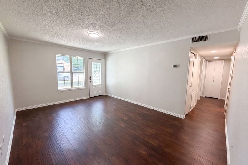Photo 7 of 25 of 5608 Cherilee Ln, Haltom City, TX