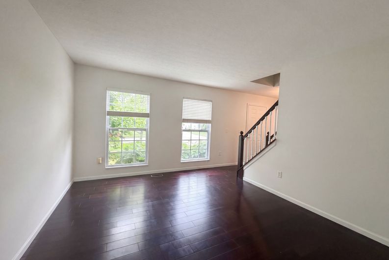 Photo 7 of 51 of 7966 Lazelle Woods Dr, Westerville, OH