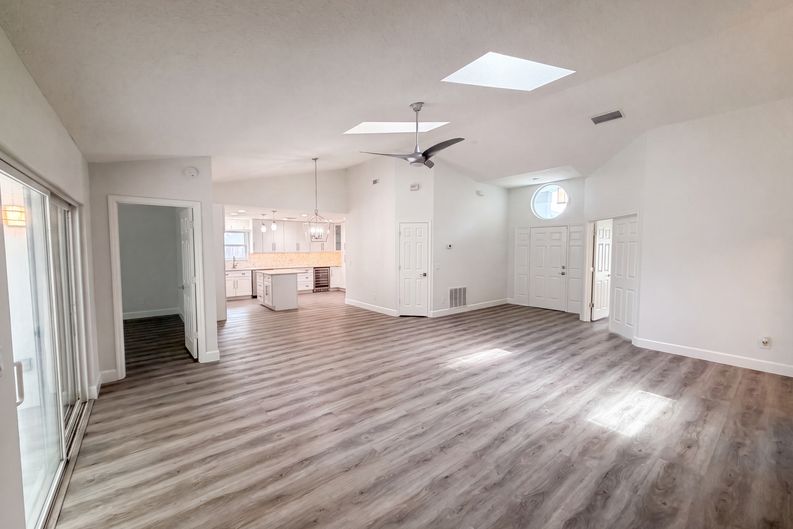 Photo 3 of 32 of 1340 Sassafras Ave, Altamonte Springs, FL