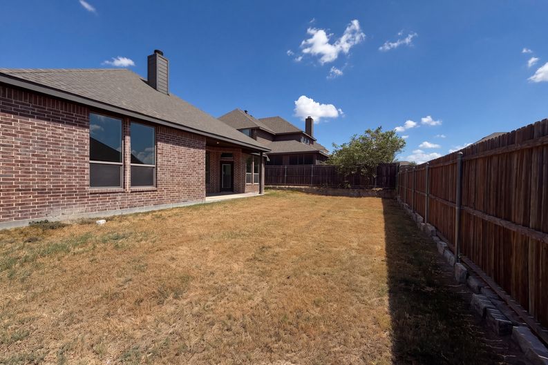 Photo 19 of 20 of 130 Red Pine Dr, Red Oak, TX