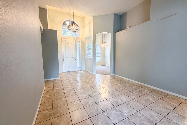 Photo 7 of 24 of 222 Taylor Bay Ln, Brandon, FL