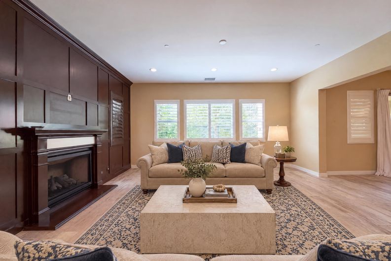 Photo 3 of 37 of 627 E Orange Blossom Way, Azusa, CA