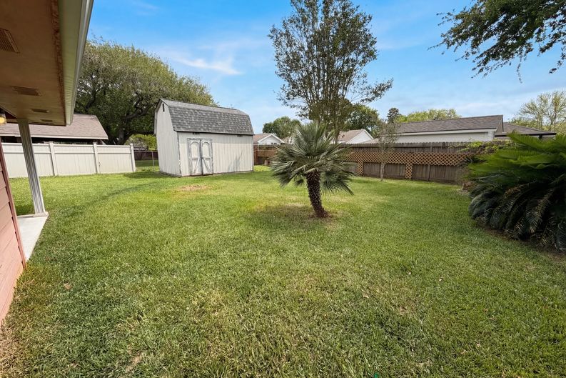 Photo 20 of 21 of 1902 New Orleans St, Deer Park, TX