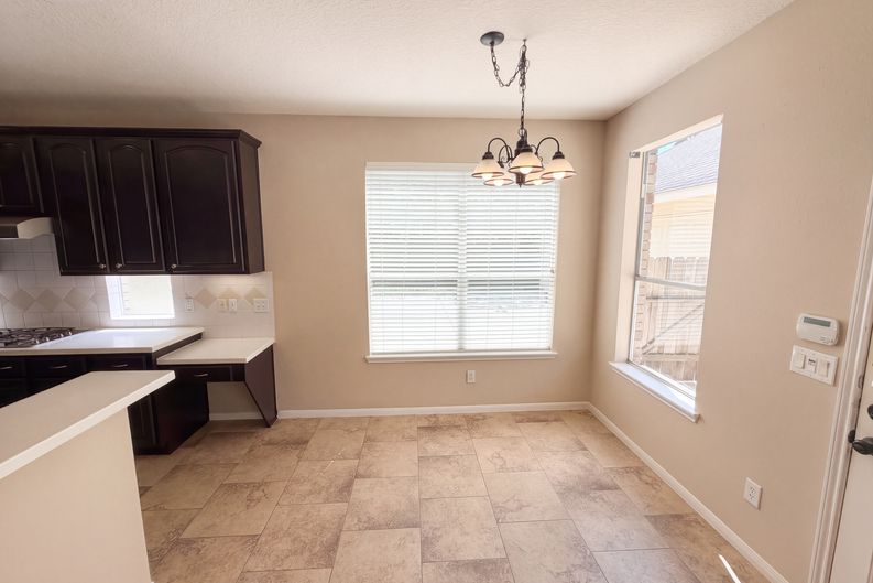 Photo 6 of 25 of 19401 Atasca Oaks Dr, Humble, TX