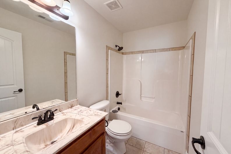 Photo 13 of 27 of 1733 Apache Way, Clarksville, TN