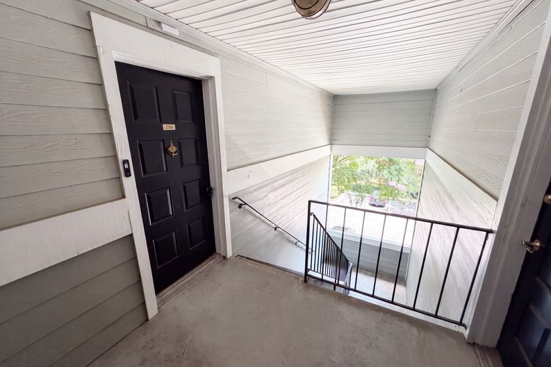 Photo 6 of 22 of 216 Summit North Dr NE, Atlanta, GA