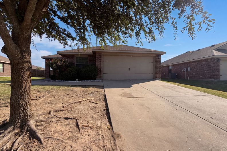 Photo 23 of 27 of 315 Elam Dr, Anna, TX