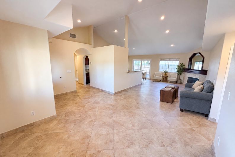 Photo 3 of 34 of 14803 Light St, Whittier, CA