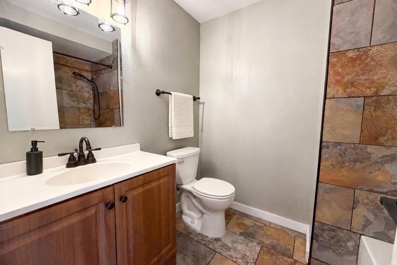 Photo 13 of 16 of 4246 Spring Rock Cir, West Linn, OR