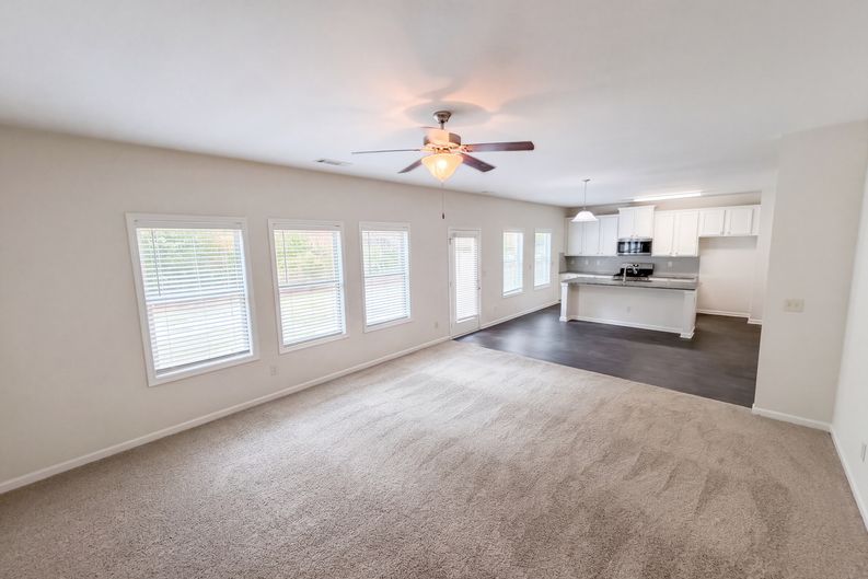 Photo 3 of 41 of 821 Walnut Woods Dr, Braselton, GA