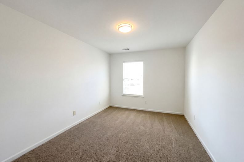 Photo 15 of 21 of 433 Heath Pl, Smyrna, TN