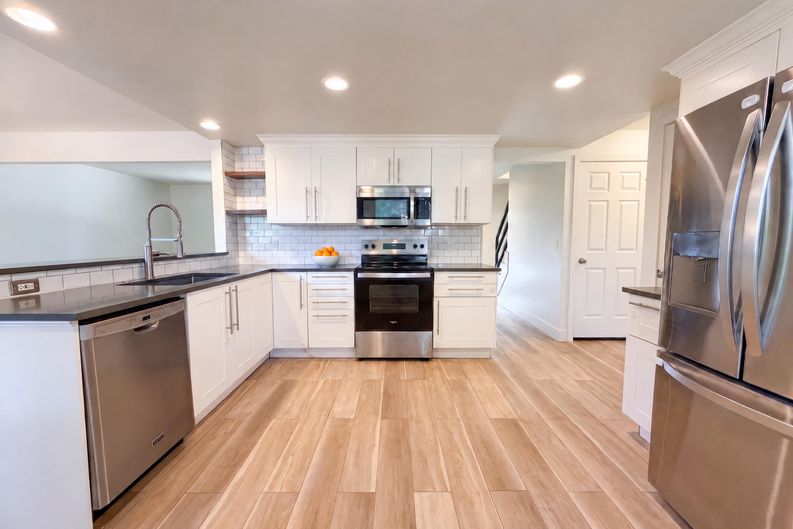Photo 9 of 43 of 7447 S Ames Ct, Littleton, CO