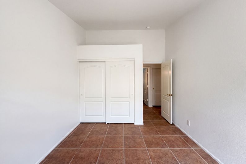 Photo 4 of 30 of 16735 W McKinley St, Goodyear, AZ