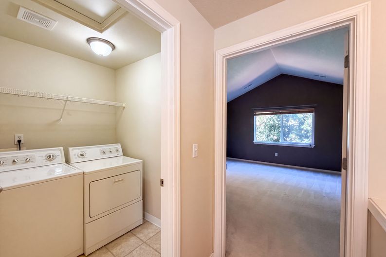 Photo 14 of 19 of 17615 SW Falling Leaf Ct, Beaverton, OR