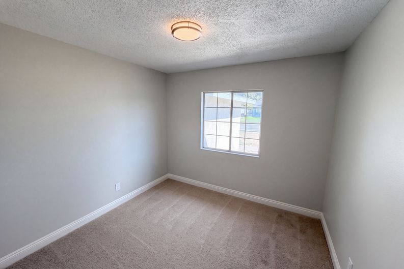 Photo 6 of 20 of 17787 Ivy Ave, Fontana, CA