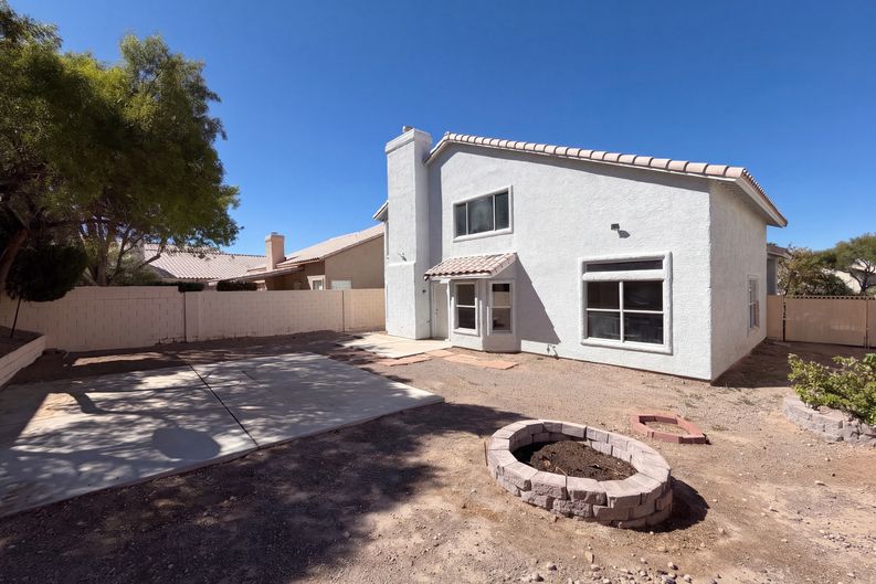 Photo 37 of 41 of 1917 Altivo Dr, Henderson, NV