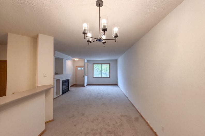 Photo 6 of 17 of 3130 Juniper Ln, Woodbury, MN