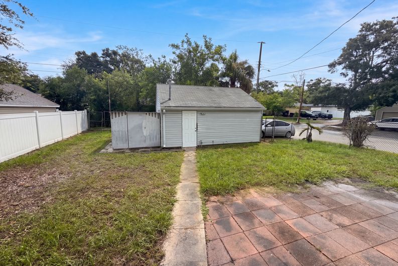 Photo 19 of 26 of 1901 20th Ave N, Saint Petersburg, FL
