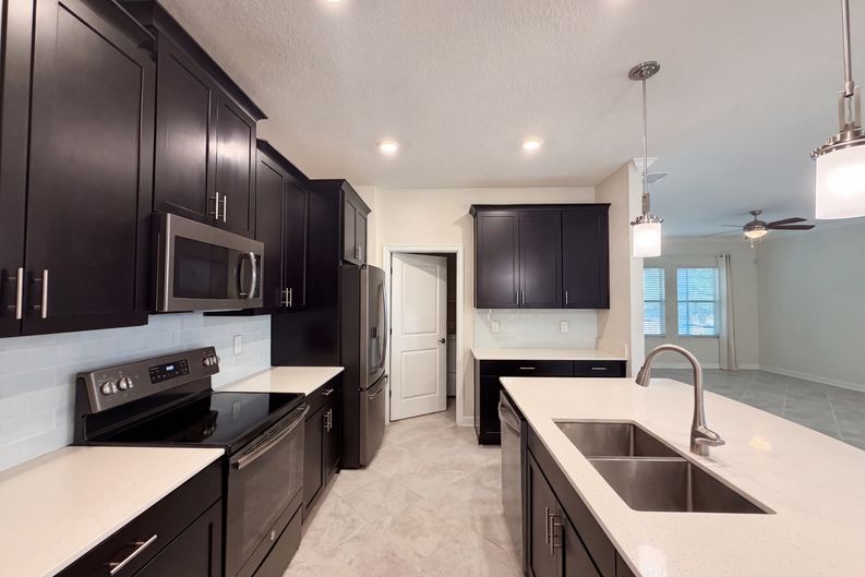 Photo 7 of 25 of 4112 Innovation Ln, Clermont, FL