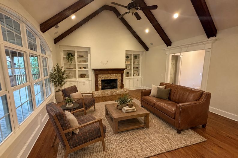 Photo 3 of 27 of 7510 Sunridge Ln, Douglasville, GA