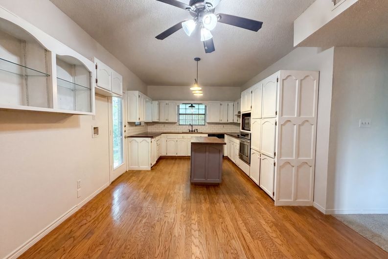 Photo 7 of 21 of 3504 Victorian Dr, Temple, TX