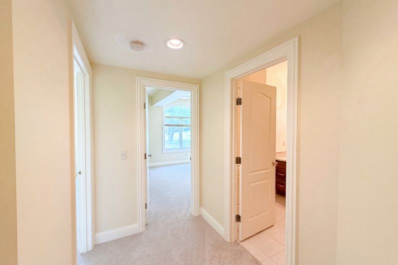 Photo 16 of 38 of 7087 Bridgetown Rd, Cincinnati, OH
