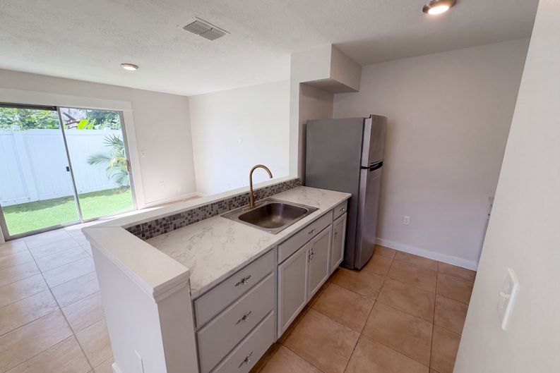 Photo 11 of 20 of 411 Dorchester Sq, Lake Mary, FL
