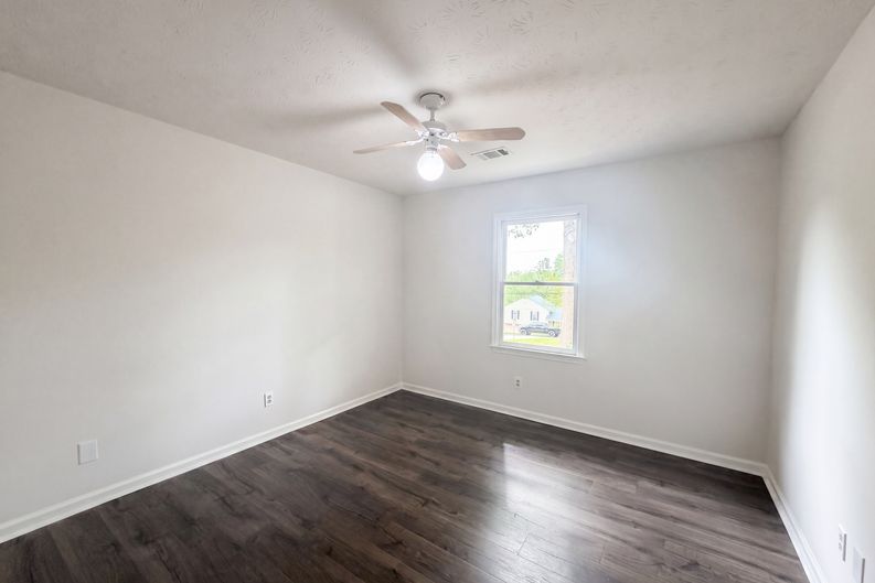 Photo 11 of 16 of 1514 Willow Gate Way, Auburn, GA