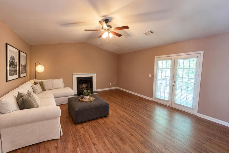 Photo 3 of 19 of 7020 Greenbower Ln, Atlanta, GA