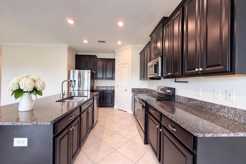Photo 11 of 36 of 9709 Ivory Dr, Sun City Center, FL