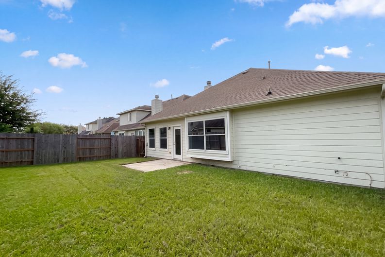 Photo 5 of 16 of 3014 Country Boy Ct, Spring, TX