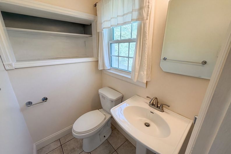 Photo 14 of 24 of 6621 Starcrest Dr, Charlotte, NC