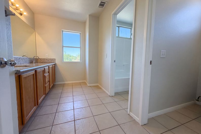 Photo 34 of 43 of 563 Tell Ln, Hemet, CA