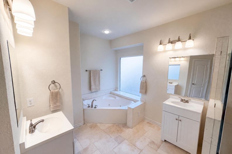 Photo 14 of 38 of 12272 Indian Creek Dr, Fort Worth, TX