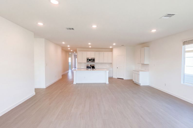 Photo 12 of 36 of 14824 Berkshire Way, San Antonio, TX