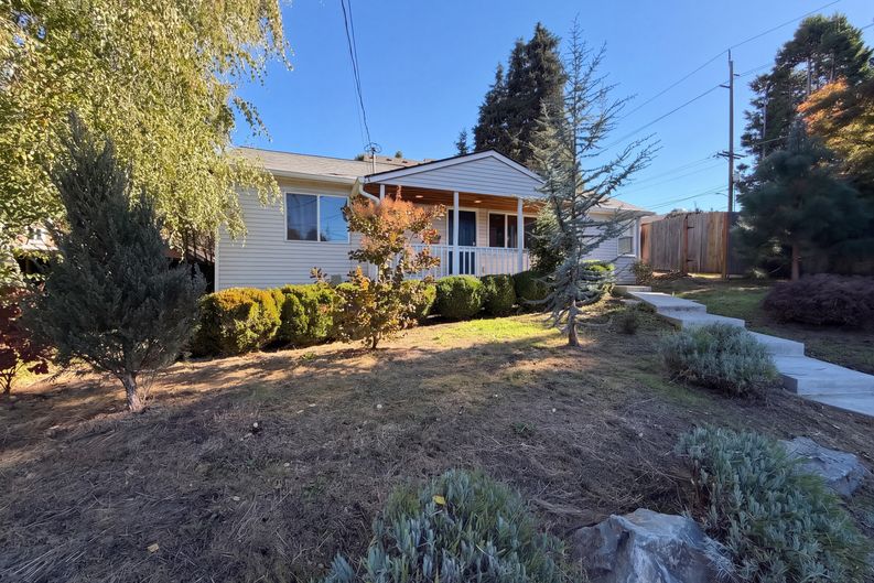 Photo 16 of 20 of 9886 SE 38th Ave, Portland, OR