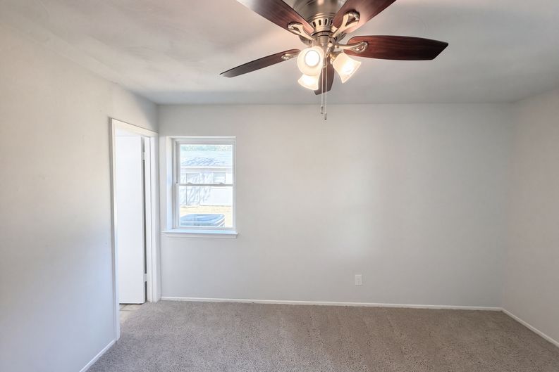 Photo 7 of 19 of 2331 Royal Dr, Garland, TX