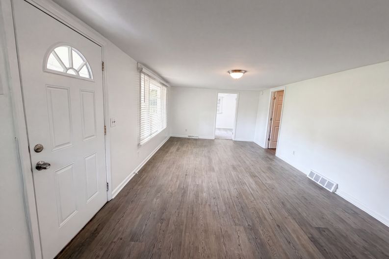 Photo 8 of 23 of 1502 Pine St, West Columbia, SC