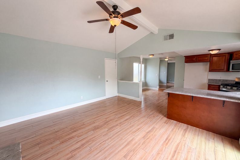 Photo 12 of 25 of 7804 McClintock Way, Sacramento, CA